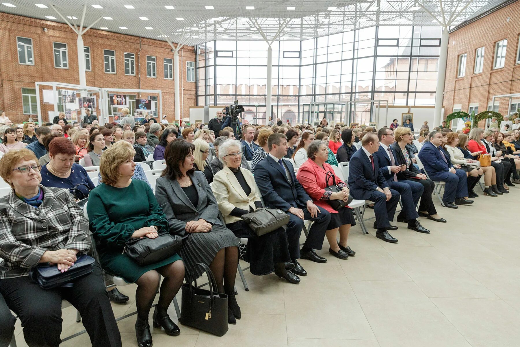 День работника культуры тула. Торжественное мероприятие в Туле. Министерство культуры Тула. Атриум, награждения сегодня в Туле.