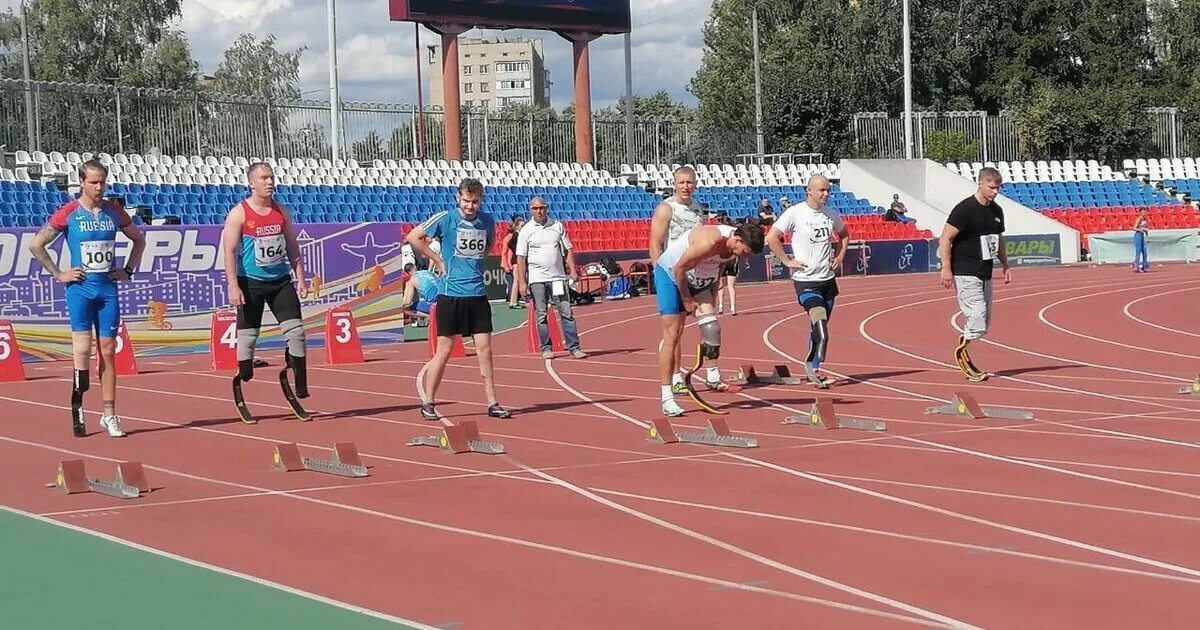 Чемпионат москвы по легкой атлетике среди ветеранов. Легкая атлетика. Спортсмен. День Российской легкой атлетики. Кострома лёгкая атлетика ветераны.