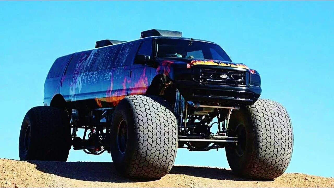 Monster Trucks Photo: MONSTER TRUCK Monster trucks, Monster truck room, Trucks