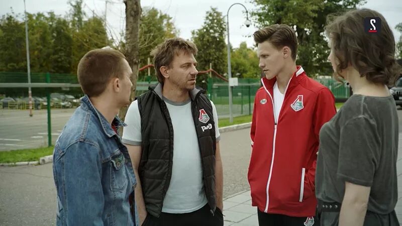 Премьера сериала "АльфаРомео" и другие молодежные комедии от МТС ТВ Кино и ТВ Cв