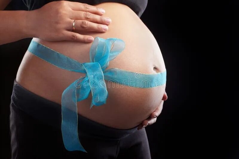 Беременность форма живота. Животики беременных мальчиками и девочками. Животики беременных мальчиками. Форма живота при беременности и пол ребенка. Форма живота беременной мальчиком.