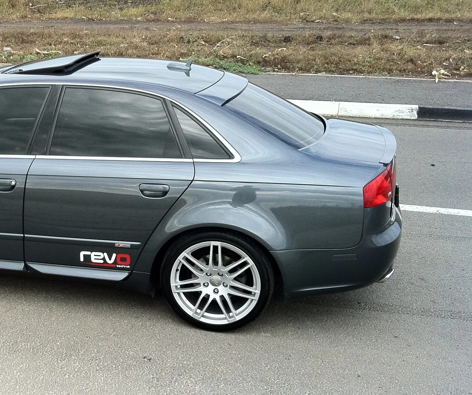 Audi a4 b7 r17. Audi a4 b7 r18. Audi a4 2.0 2005. Ауди а4 б6 1.8т кватро.