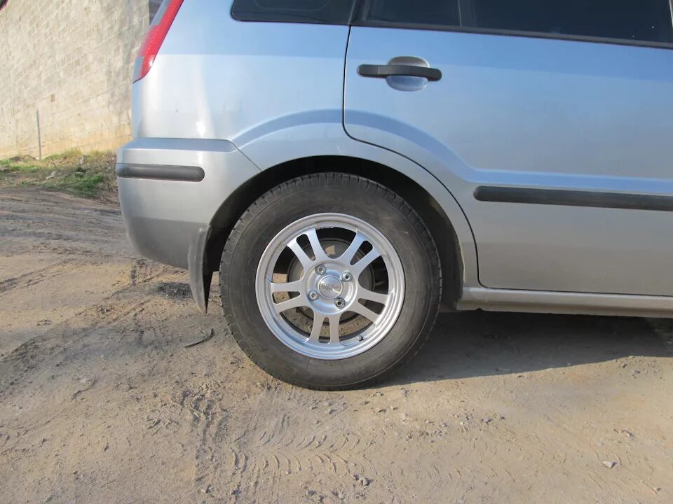 Размер диска форд фьюжн r15. 195 60 r16 на ford fusion. ford fusion 195/65 r15. ford fusion 185/60 r14. ford fusion 205/55 r16.