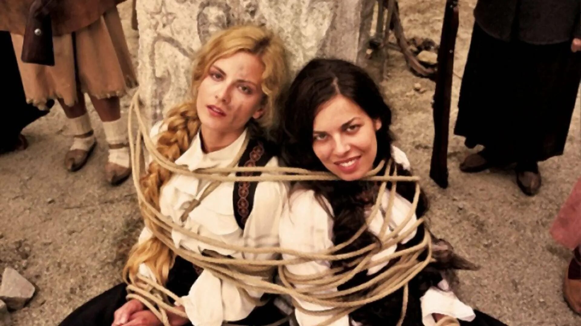 ариэль кеббел 2009. связанные женщины фильмах. девушка в багажнике. связанные девушки в багажнике. связанные женщины фильмах.