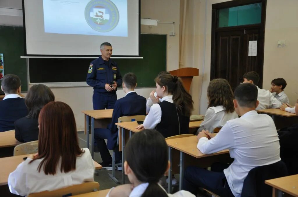 Урок ОБЖ. Урок ОБЖ В школе. Всероссийский открытый урок безопасности. Школа фотографии. Первый урок 2024