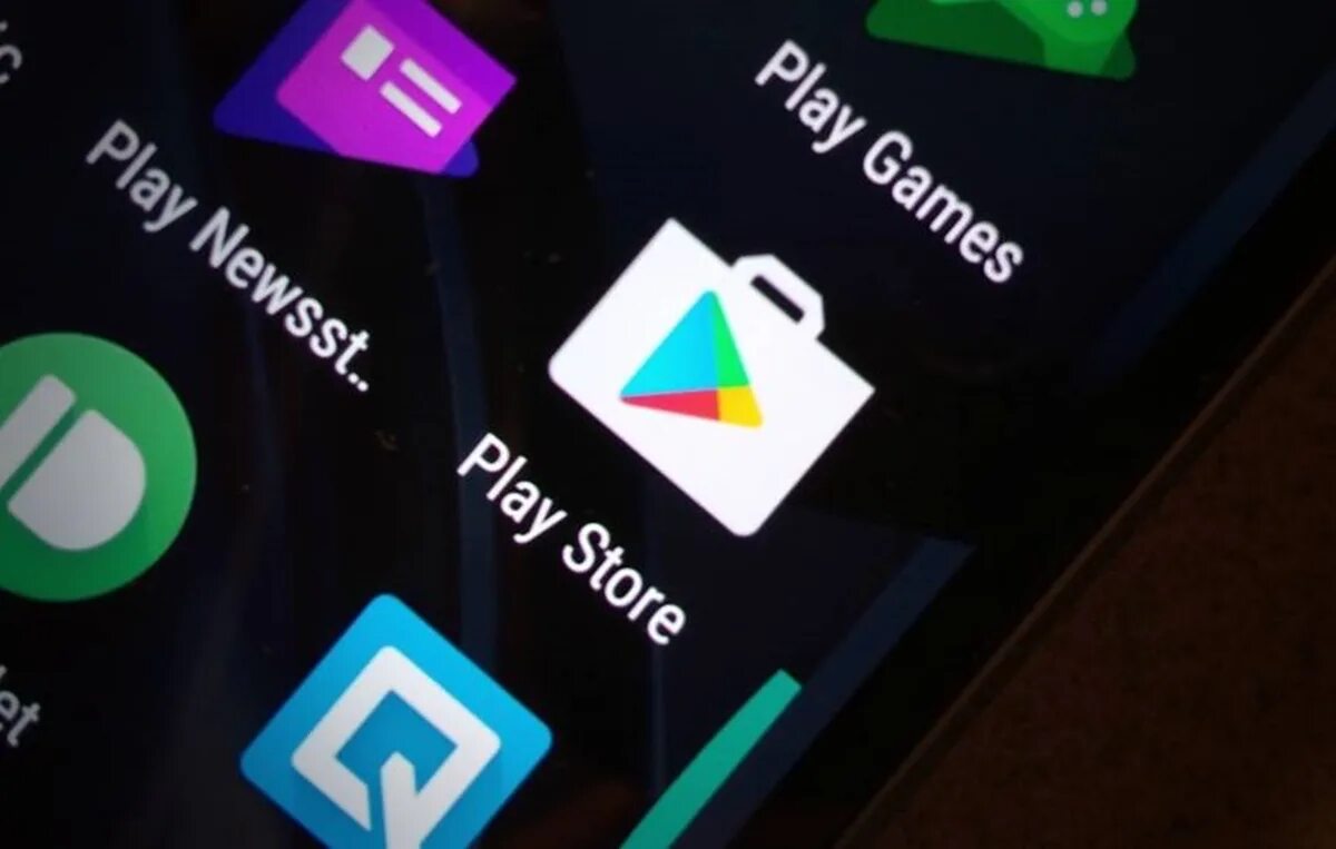 Google play подключение. Магазин приложений. Гугл плей Маркет. Российские приложения. Плей Маркет и гугл плей.