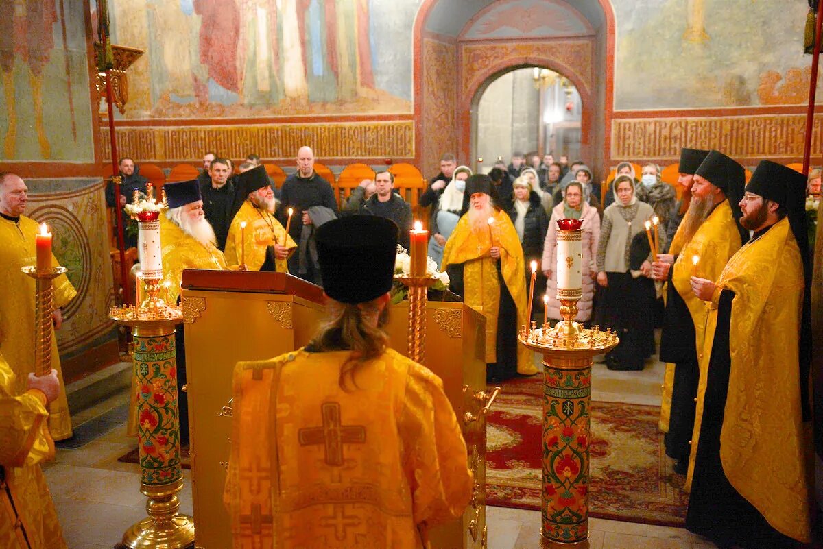 Храм пантелеймона краснодар расписание богослужений. Расписание богослужений образец. Расписание патриарших богослужений. Расписание служб на пасху. Свято пафнутьев монастырь наместник.