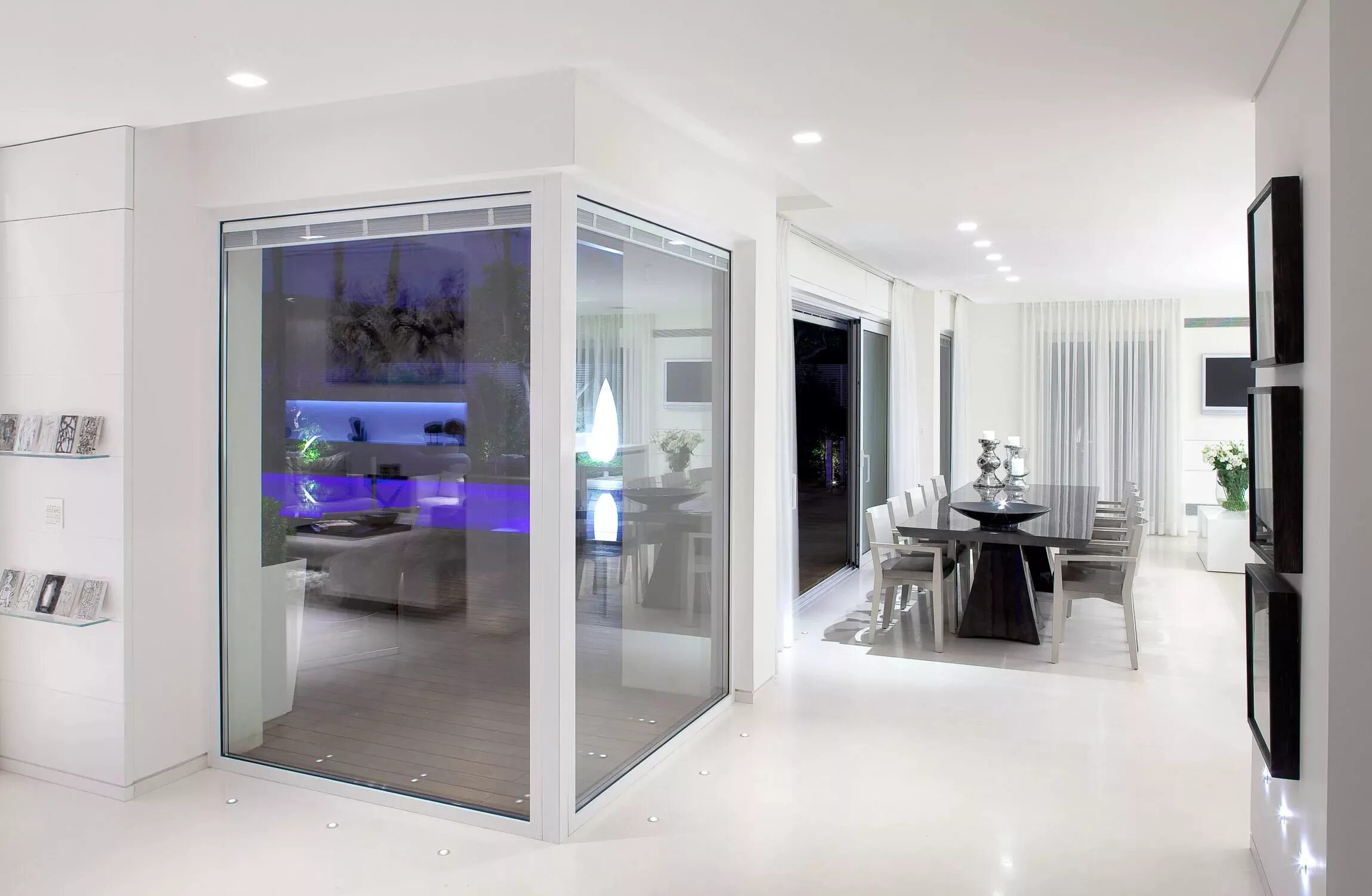 Gallery of The Glass House / AR Design Studio - 12