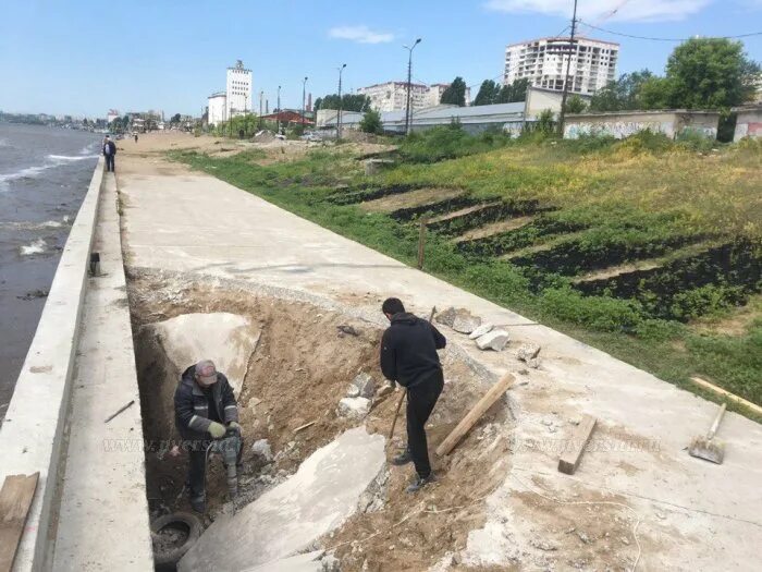 Саратов ремонтная. Набережная Саратов после ремонта. Саратов яма на набережной. Набережная Саратов ремонт. Набережная Космонавтов Саратов ремонт.