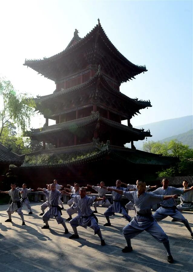 Shaolin temple. Храм Шаолинь Хэнань. Монастырь Шаолинь. Китай храм Шаолинь. Буддийский монастырь Шаолинь.