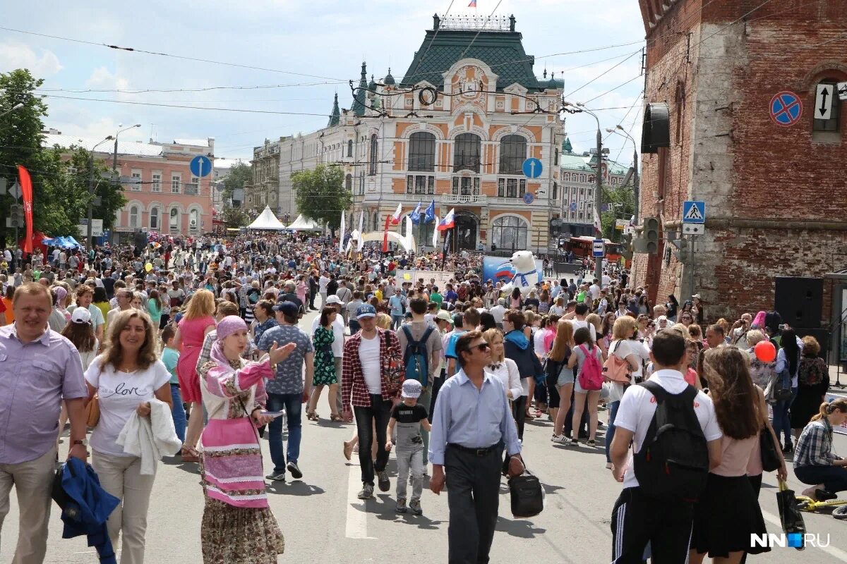 Нижегородец Нижний Новгород. День города Нижний Новгород. Праздник на площади Минина и Пожарского Нижний Новгород день города. День города Нижний Новгород площадь Минина. Население новгорода на 2024 год