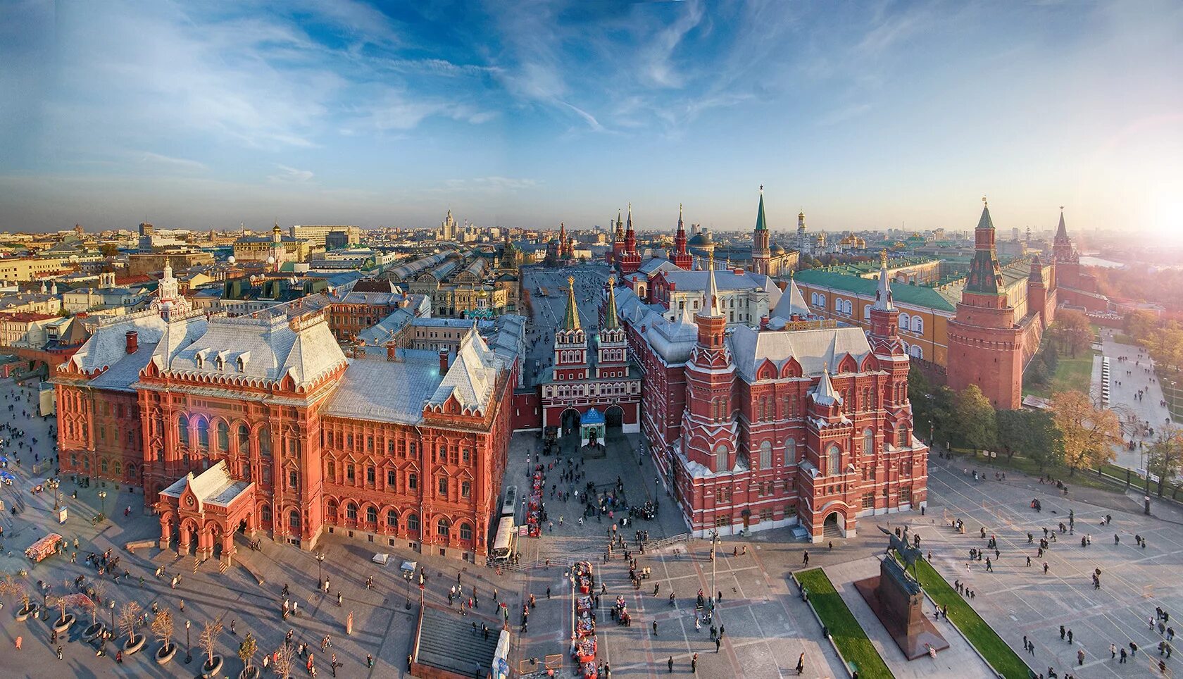 Город москва город московский отзывы. Манежная площадь исторический музей. Музей Ленина на красной площади. Исторический музей Кремль Москва исторический музей Кремль. Иверские ворота на красной площади.