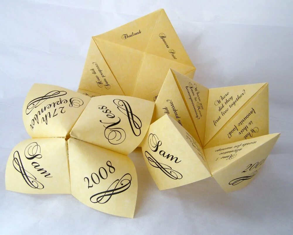Предсказание как пишется. Оригами гадалка. Гадалочка из бумаги. Предсказание из бумаги. Игрушка с предсказаниями из бумаги.