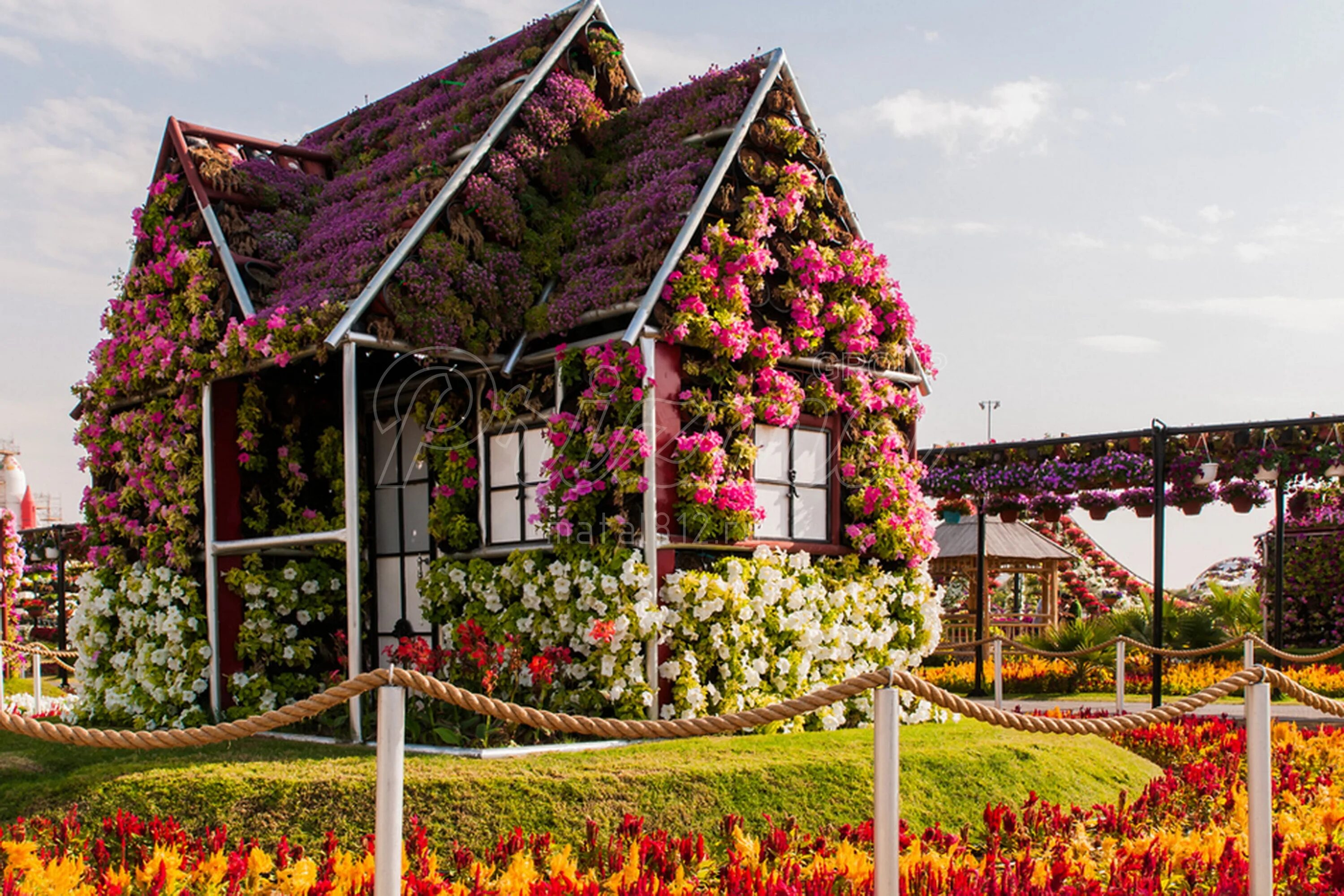 Сад чудес в Дубае. Miracle Garden Самарканд. Домик в цветах. Красивый домик с садом. Цветочная дом 4