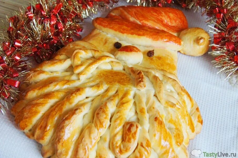 Новогодний пирог фото. Новогодние пирожки. новогодняя сдобная выпечка. оригинальная выпечка на новый год. пироги новогодние красивые.