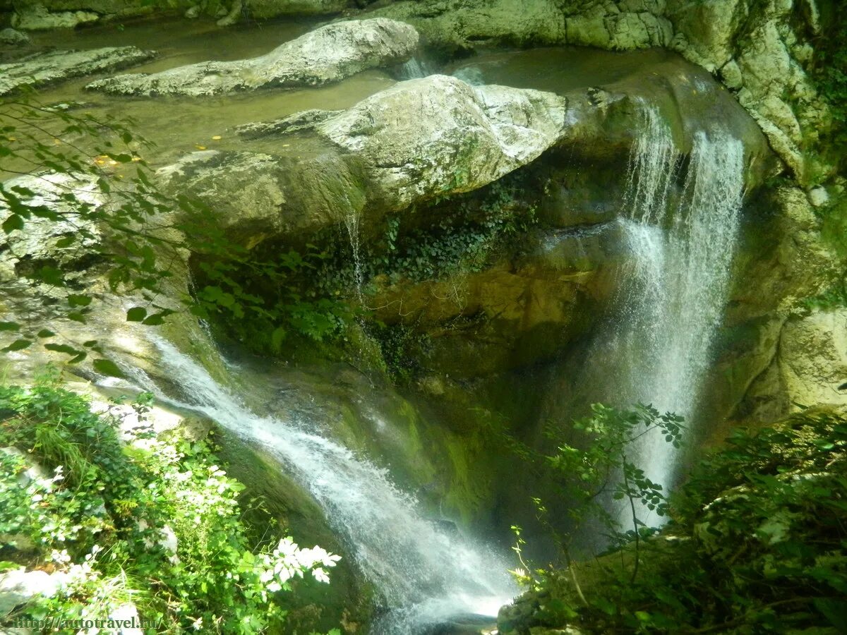 Агурский водопад Сочи. Агурские водопады Краснодарский край. Агурские водопады Нижний водопад. Хоста Сочи водопады. Города краснодарского края видео