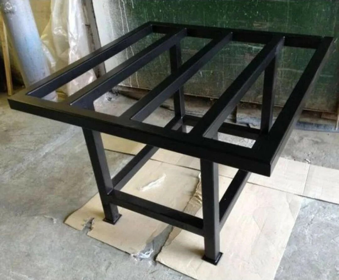 Каркас из профиля для стола. Мыло из обмылков. Металлоизделия из профильной трубы. Оградки из профильной трубы. Металлическая дверь из уголка.