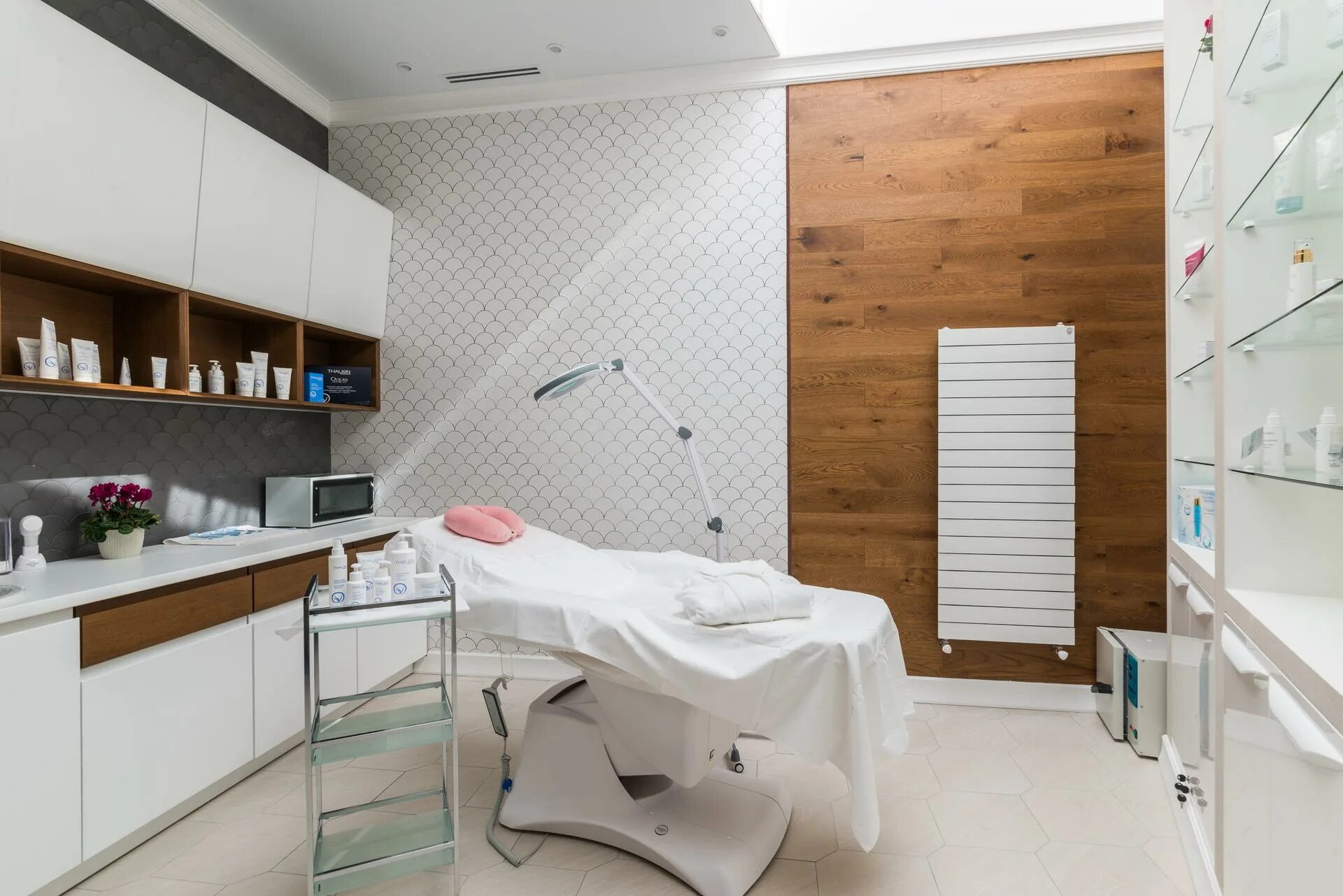 Москва, вишнёвая улица, 9к1. Beauty studio enjoy. Салон красоты в хасавюрте. Вывеска в парикмахерскую на дверь. Бьюти квартиры студии.