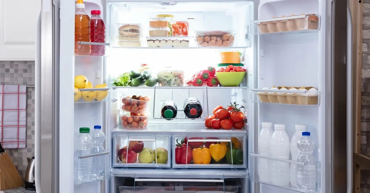 холодильник с морозильной камерой. какой холодильник морозит лучше. замок на холодильник. какой холодильник морозит лучше. холодильник rl55vtemr.