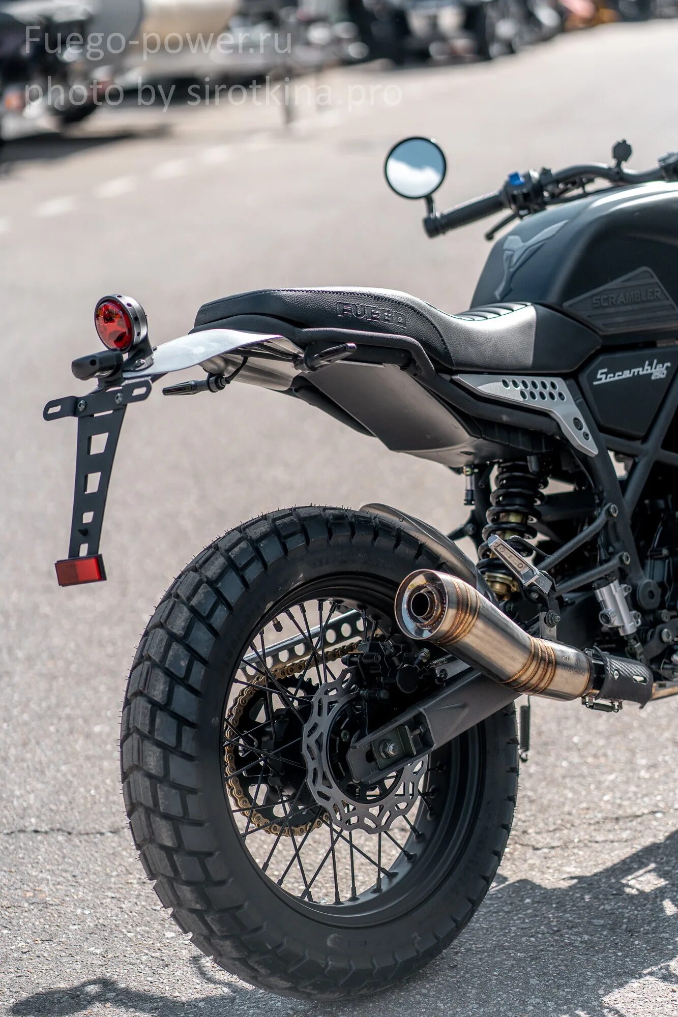 Fuego scrambler. Мотоцикл fuego scrambler 250. fuego scrambler 250, 2025. fuego scrambler 250 чёрный. мотоцикл minsk scr 250, fuego scrambler 250.