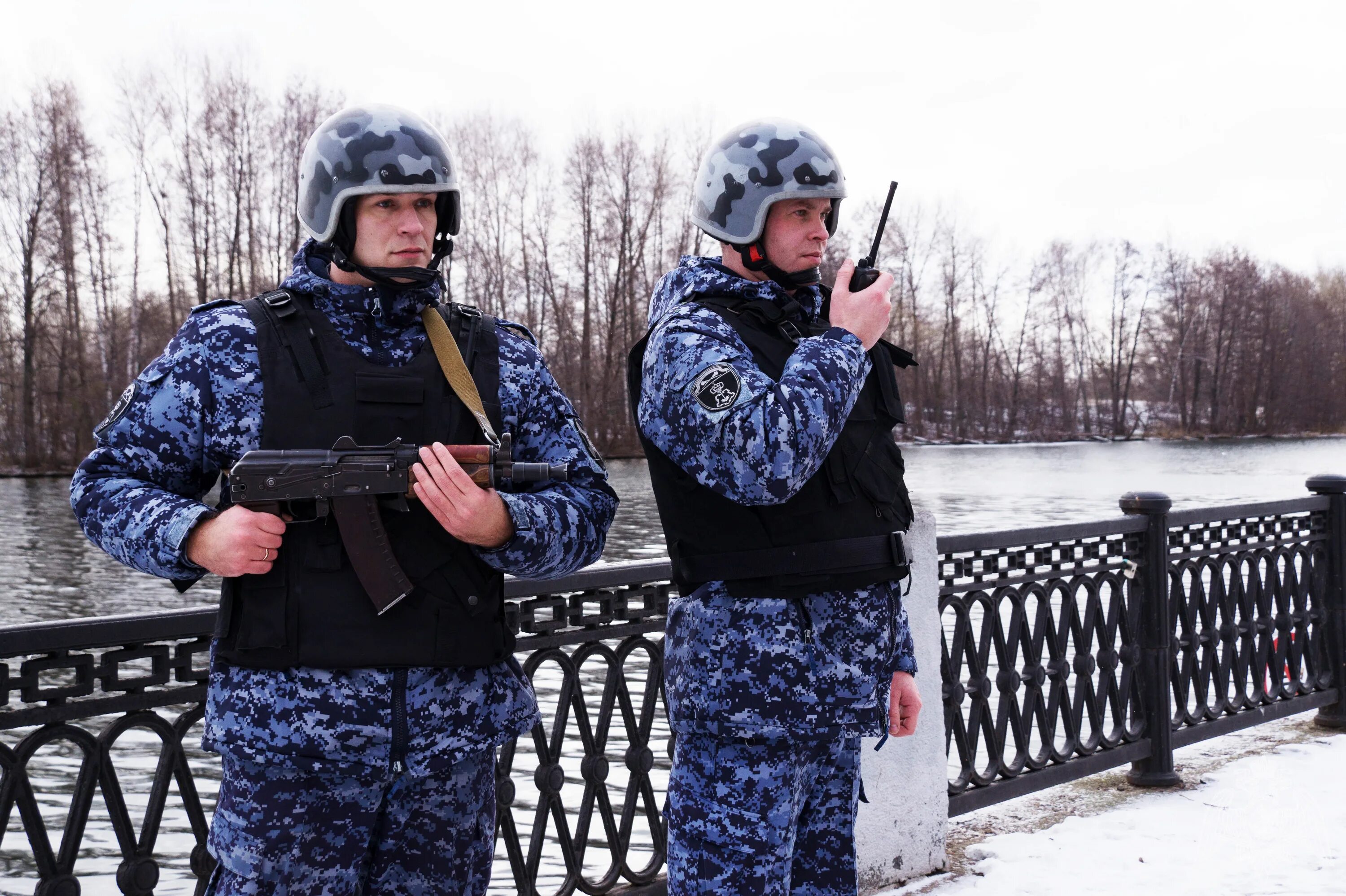 Вневедомственная охрана воронеж росгвардия. Росгвардия вневедомственная охрана. Вневедомственная охрана федоров волгоград. Гбр альфа форма. Росгвардейцы воронеж.
