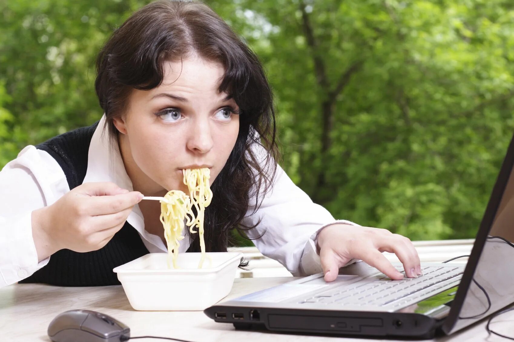 Почему быстро кушаешь