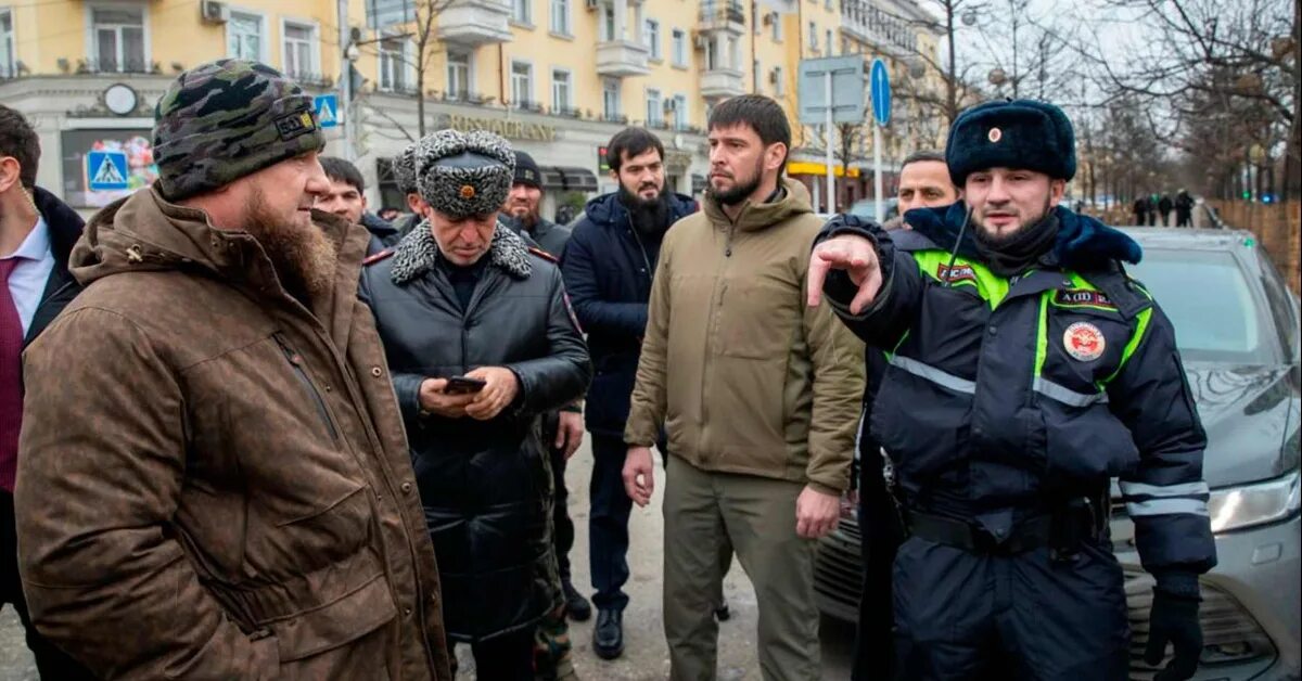 Нападение боевиков. Рамзан Грозный. Чеченцы полиция. Милиции в чеченцы. Чеченская полиция в Грозном.