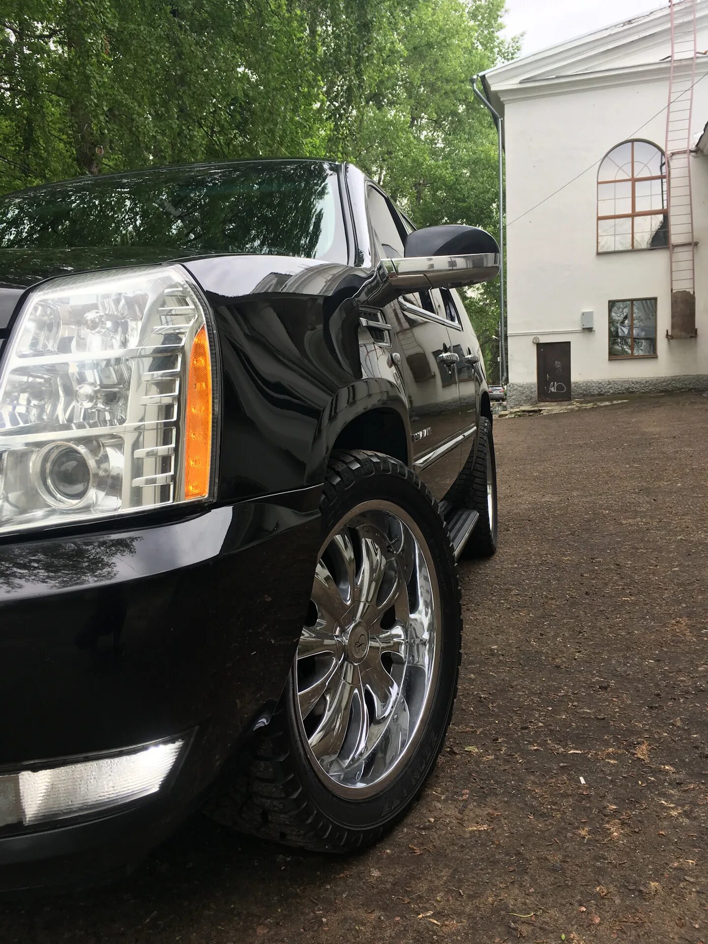 Кадиллак эскалейд 6.2. Cadillac Escalade 2002 Tuning. Cadillac Escalade 6,2. Escalade 2002 Tuning. Кадиллак 7.2 литра.