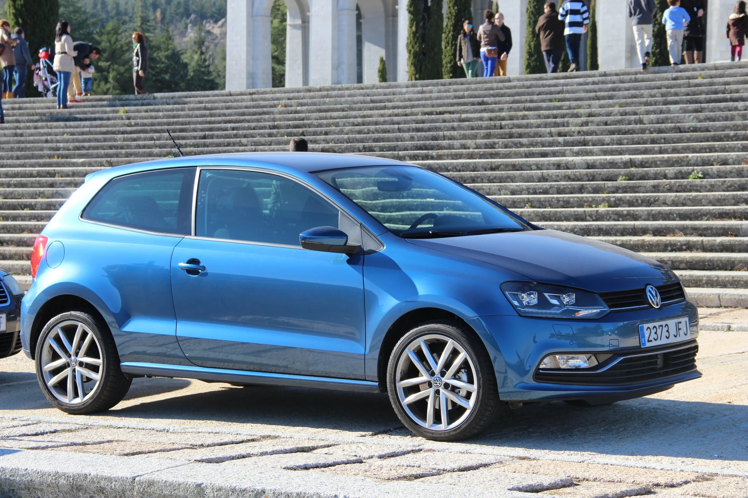 Фольксваген 1.2 tsi. Фольксваген поло 1.2. Volkswagen Polo Sport. Фольксваген поло 2. Фольксваген поло 2015 1.2 TSI хэтчбек.