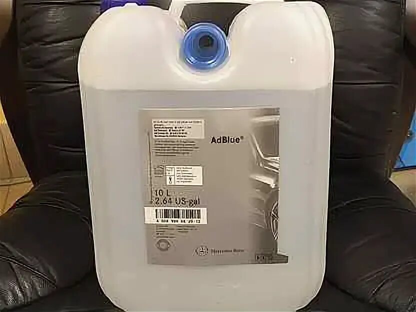 Мочевина мерседес. Adblue 10л a004989042012. a004989042012 mercedes-benz жидкость adblue 10л. жидкость адблю для мерседес. мочевина мерседес adblue 20л артикул.