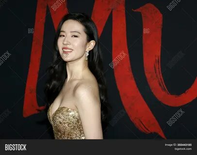 Download high-quality Yifei Liu World premiere Disney's 'Mulan&ap...