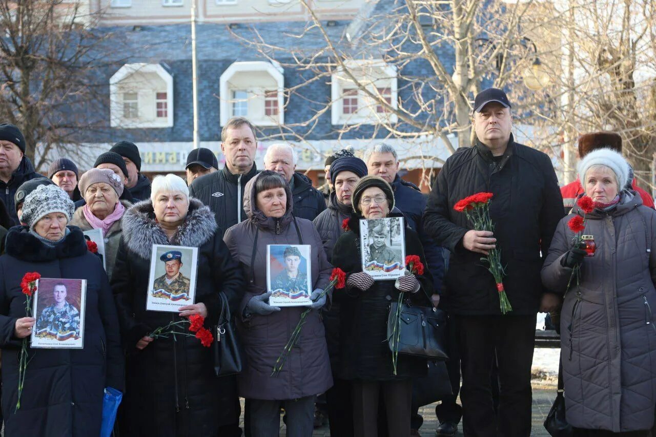 Памятник черный тюльпан в Серпухове. Мемориал афганцам. Ветераны афганской войны. Черный тюльпан серпухов