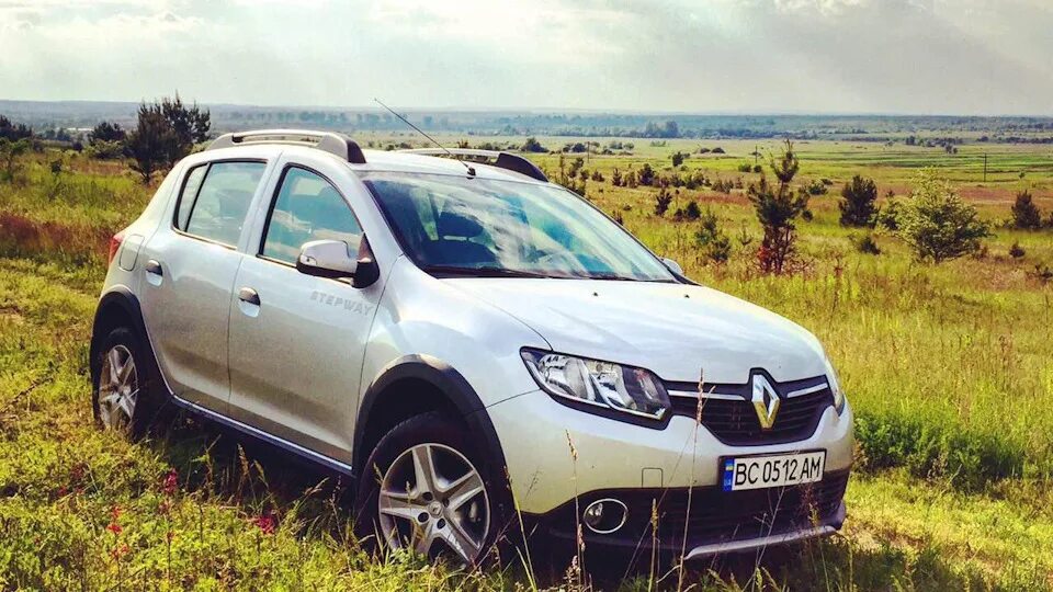 Рено сандеро отзывы реальных владельцев. Renault sandero 2g tuning. Renault sandero stepway 2012. Рено сандеро отзывы реальных владельцев. Сандеро 1 с холодным светом.