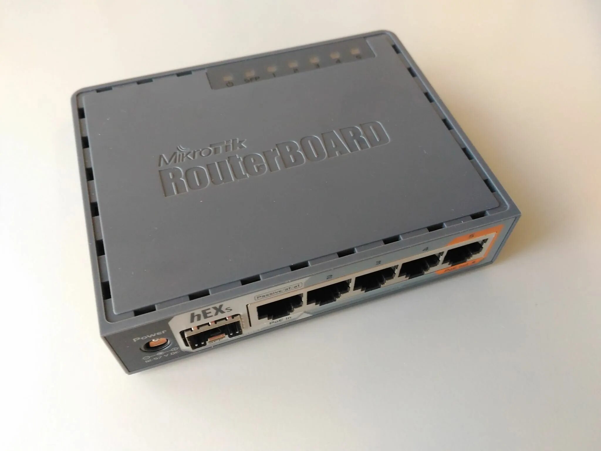Маршрутизатор mikrotik hex. Маршрутизатор mikrotik rb760igs. hex s rb760igs. маршрутизатор mikrotik hex s (rb760igs). маршрутизатор 10/100/1000m 5port hex s rb760igs mikrotik.