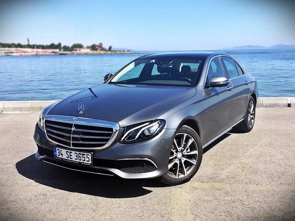 Купить мерседес е класс новый. Mercedes Benz e220d. Mercedes e220d 4matic. Mercedes Benz e220d 4 matic. Mercedes Benz e220d 2016.