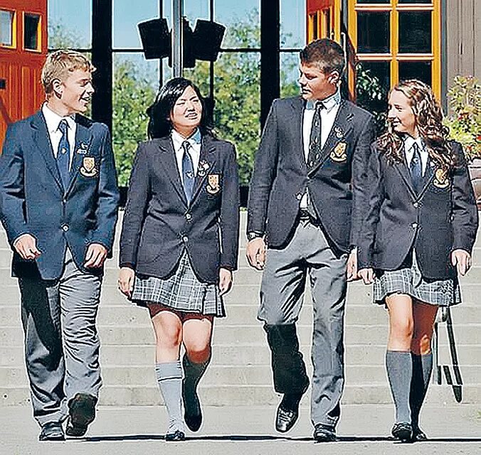 ученики средней школы в англии. школьная форма при генрихе 8 в англии. американская школьная форма. американские школьники форма. школьная форма в англии госпиталь христа.