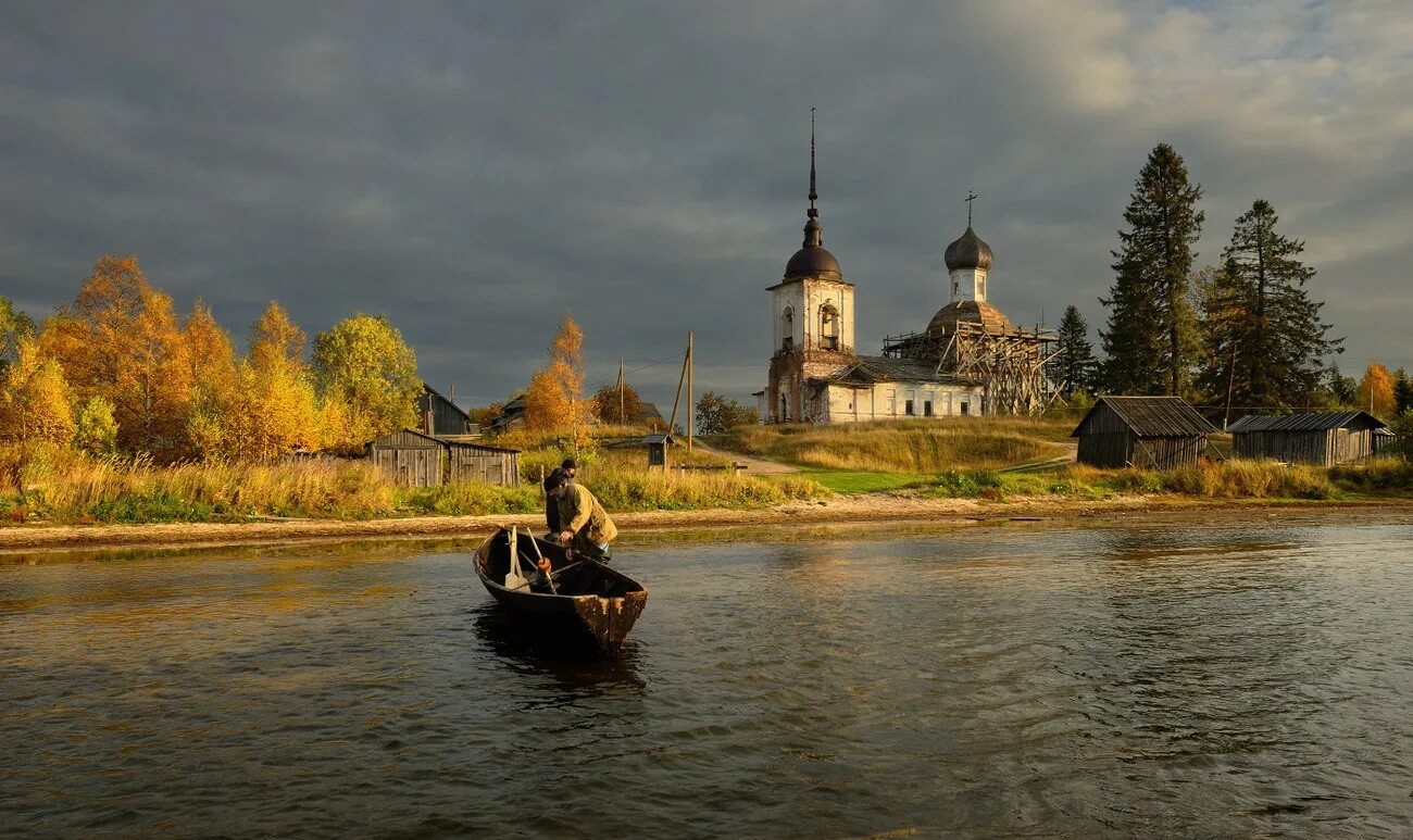 Древние русские реки. Ярославская область деревня река Церковь. Никольский храм на берегу речки в Тверской области.