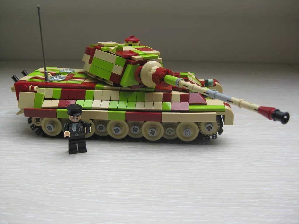 Как сделать танк из лего своими руками Brickmania Add our official KV-1 Micro-tank to your arsenal for our Micro Bric