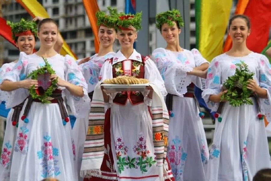 Белорусские национальная культура. Традиции Белоруссии. Народы Белоруссии. Культура и традиции народов Беларуси. Белорусские люди.