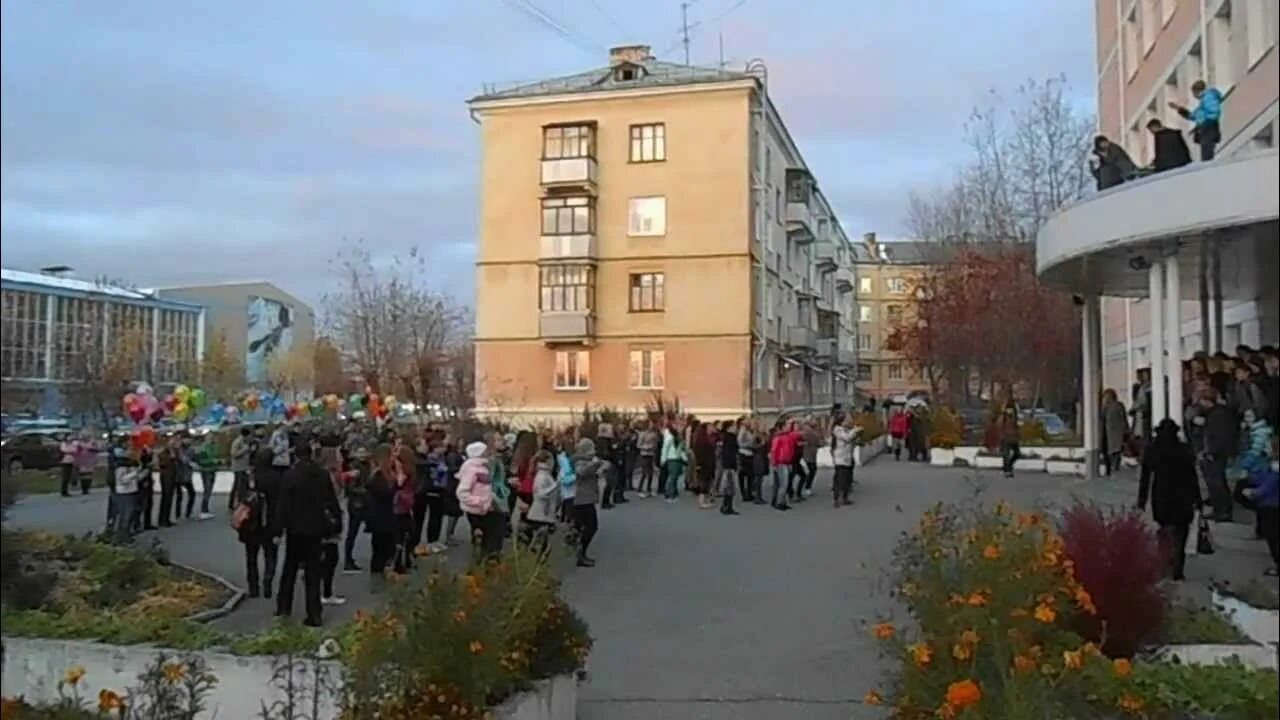 Школы города лесной свердловской области. Лицей Лесной Свердловская область. Город Лесной Свердловская область лицей. Школа 76 Лесной Свердловская область. Школа 75 Лесной Свердловская область.