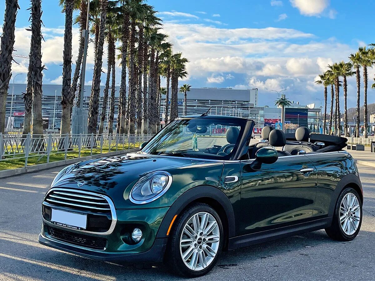 Мини купер кабриолет. Mini Cooper Cabrio. Мини Купер зеленый кабриолет. Mini Cooper Cabrio 2019. Мини Купер 2017.