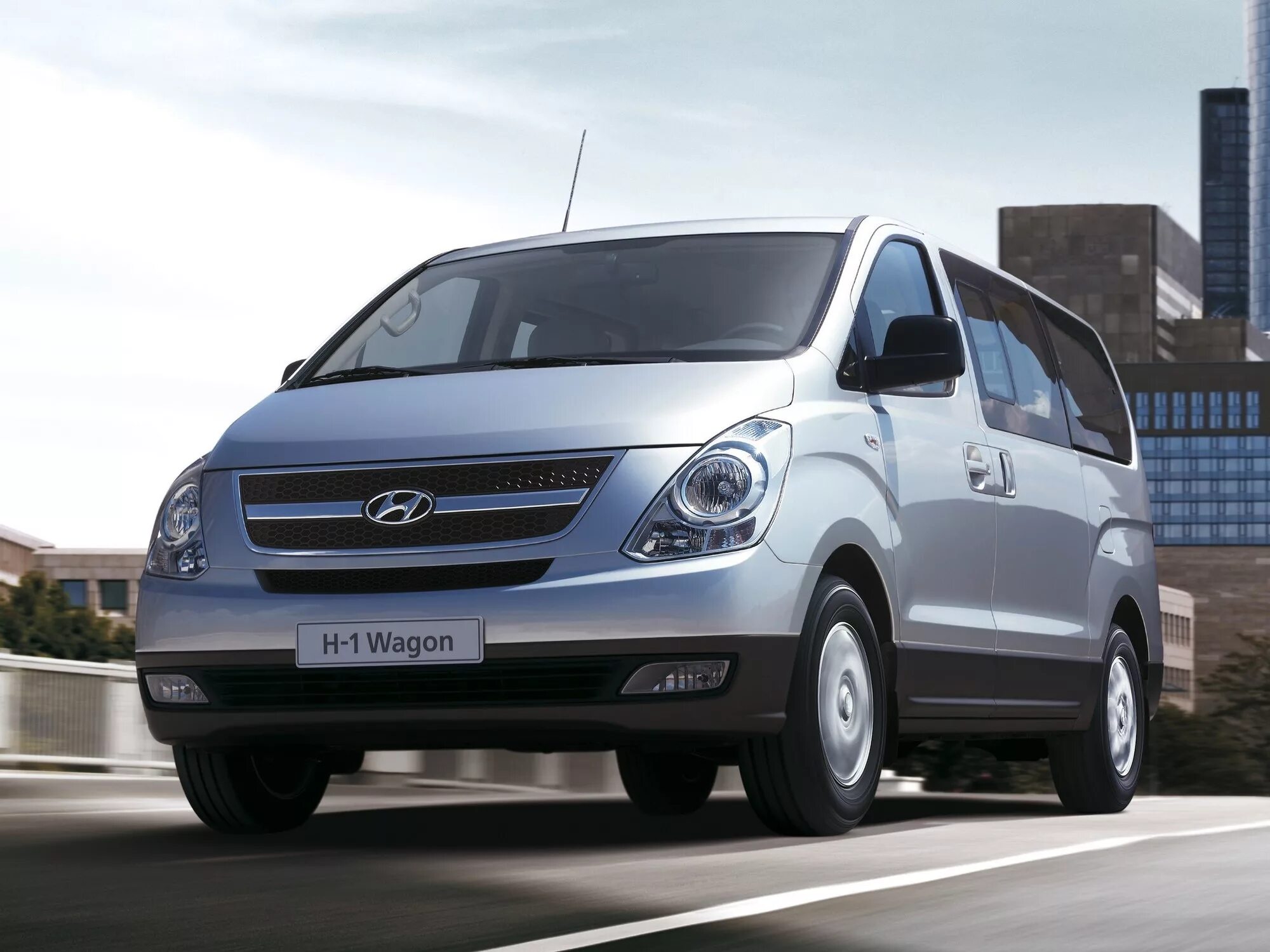 Новый h 1. Hyundai h1 2015. Минивэн Hyundai h1. Hyundai н1 Старекс. Hyundai h1 Grand Starex.