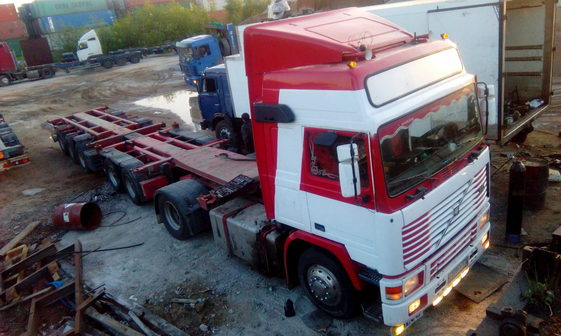 Авито volvo fh. Вольво ф12. Volvo f12. Вольво ф 12 657. Спойлер на Вольво ф12.