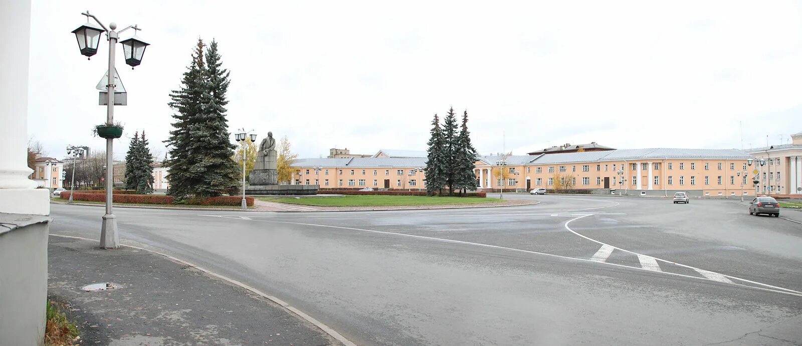 Площадь Ленина Петрозаводск. Ленина 2 Петрозаводск. Петрозаводск Ленину на круглой площади. Петрозаводск площадь Ленина вид сверху. Пл ленина 2