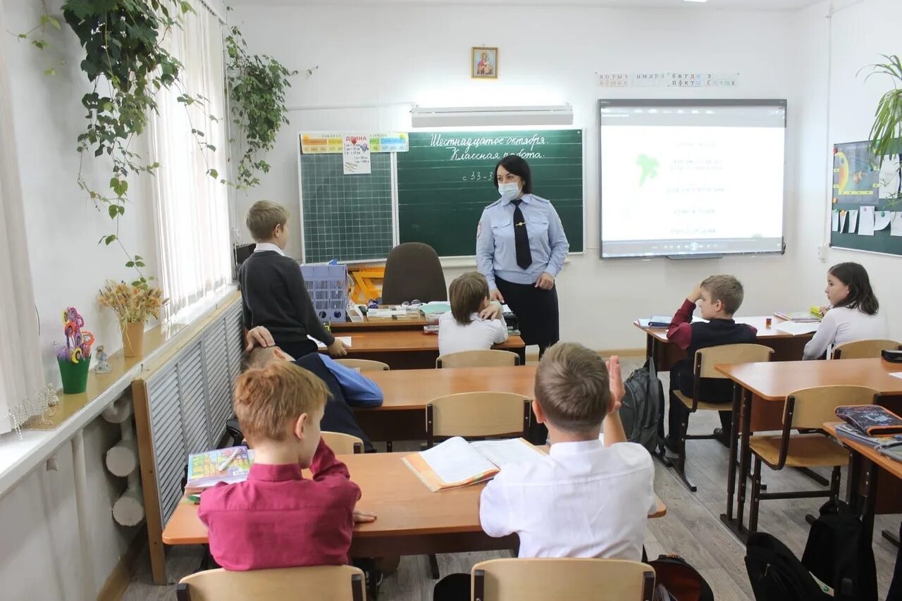Сайт гимназии лесосибирск. Сайт гимназии лесосибирск. Гимназия лесосибирск директор школы. Первая школа лесосибирск. Лесосибирск школы.