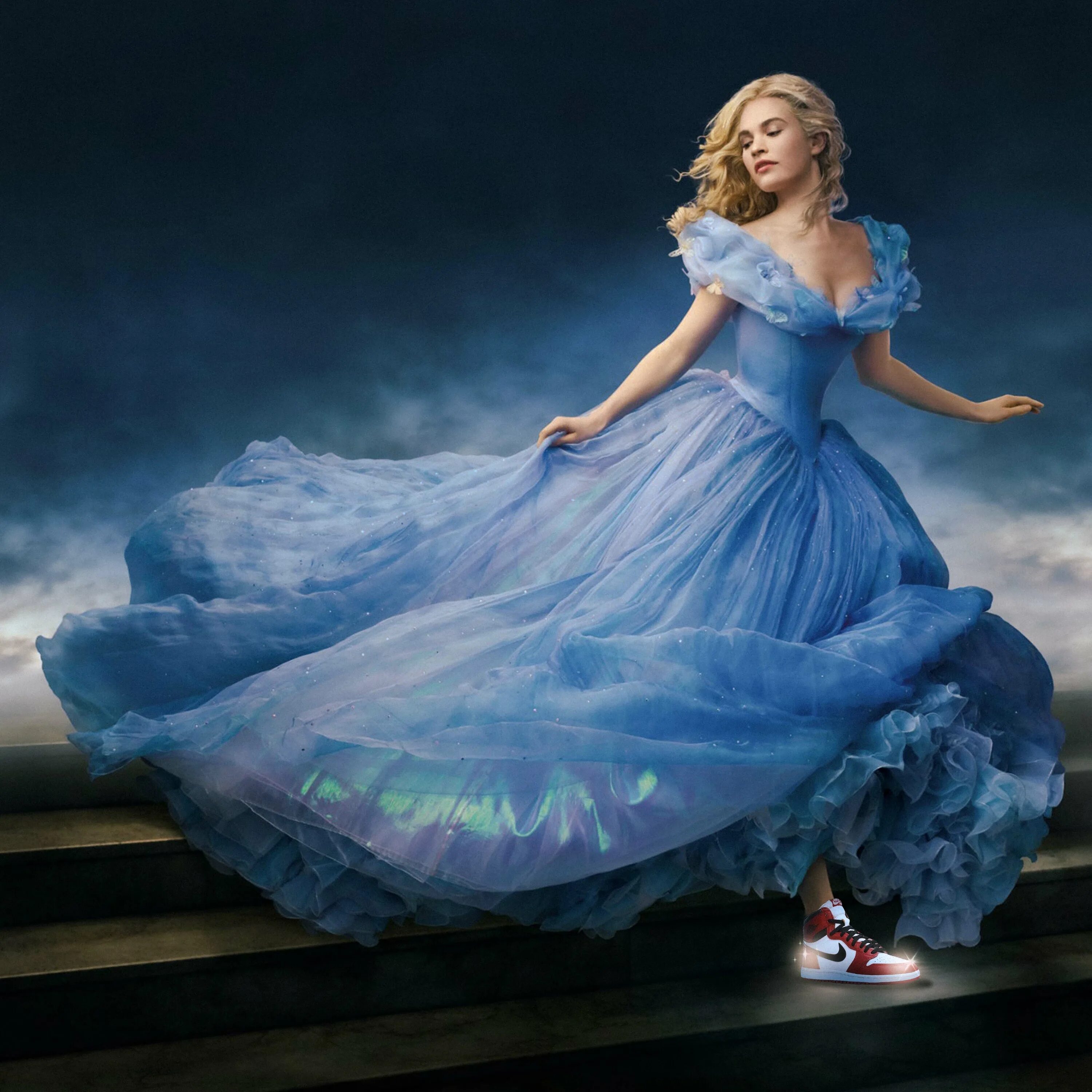 Золушка (Cinderella) 2015. Золушка Дисней 2015. Платья для принцессы. Девушка в голубом платье. Жизнь золушки