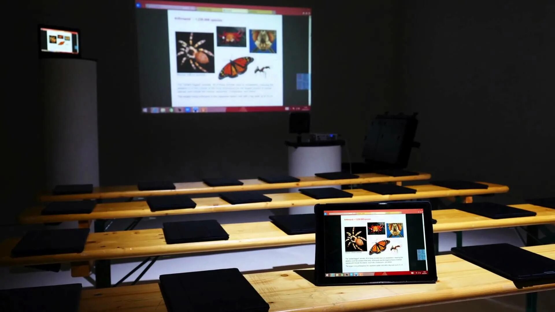 Digital classroom. Диджитал школа. Digital Signage школа. Цифровой класс. Цифровые технологии в школе.