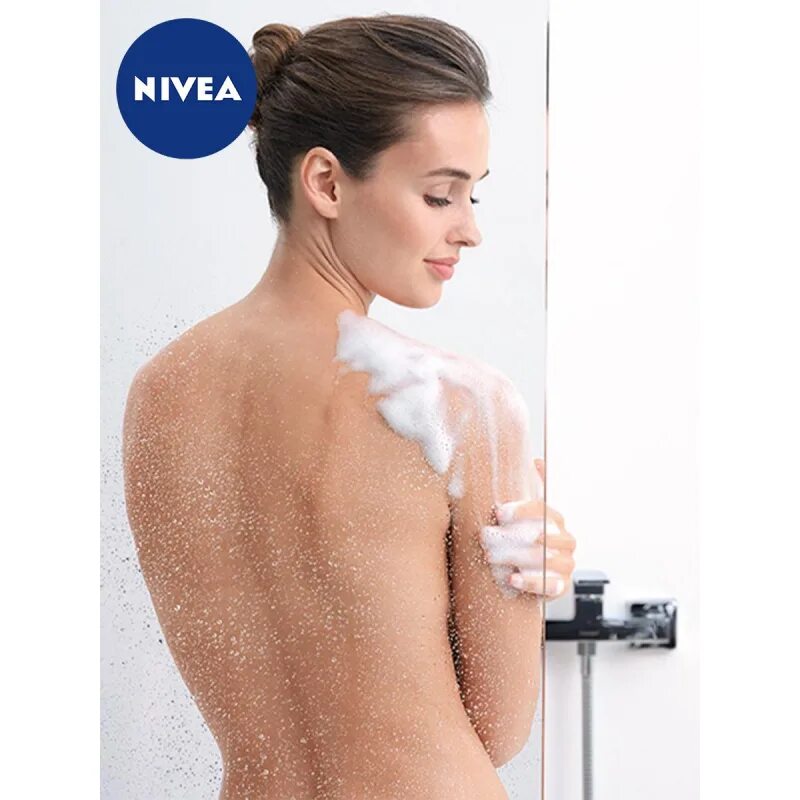 Крем-гель для душа Nivea. Девушка с гелем для душа. Реклама гель для душа девушка.