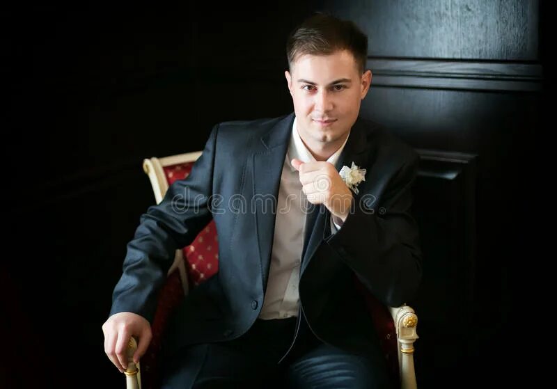 Жених бизнесмен. Жених бизнесмен. Жених бизнесмен. Жених бизнесмен. Мужские костюмы на природе.