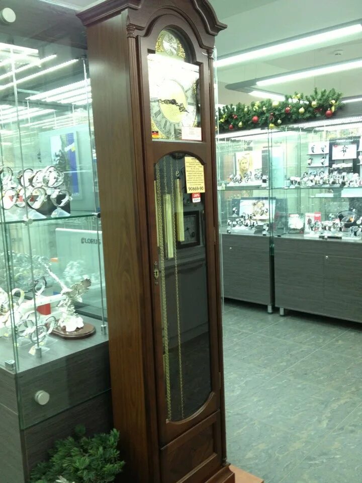 Разгуляй пермь сквер. Часы к 300 летию перми. Время часов пермь. Часы к 300 летию перми. Памятник к 300 летию перми.